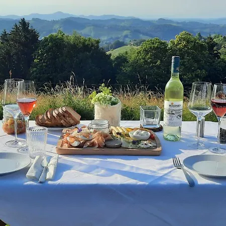 Wurzenberg Hotel Lodges Suedsteiermark Gamlitz