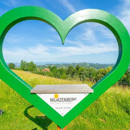 Деревянный коттедж Wurzenberg Hotel Lodges Suedsteiermark