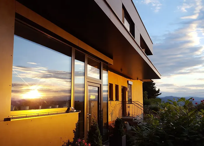 Деревянный коттедж Wurzenberg Hotel Lodges Suedsteiermark Гамлиц